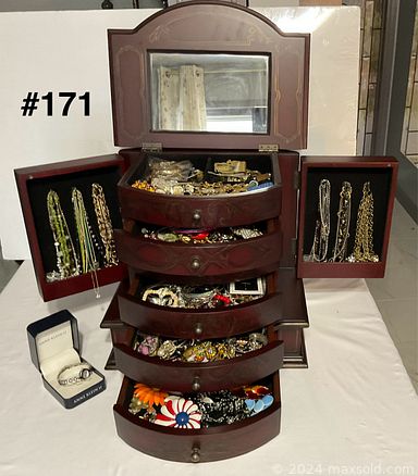 Auction 112469 (1 of 4)