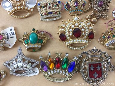 MaxSold Auction: This online auction features Thomas Tank Engine toys, Pokemon collectibles, pine slab table, jewelry crown collection, glass bottles, depression glass, marbles, vintage guitar, keyboard, bike, scooters, dolls, vintage tools, Longaberger baskets, small kitchen appliances, aluminum trays, snowboard, Toby jugs, Hummels, studio pottery, art glass and much more!