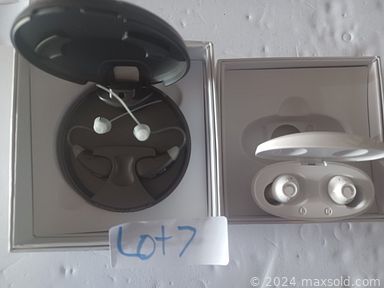 MaxSold Auction: This online auction features projector, drone, jinghao lot, camping lot electronic lot, earbuds, hockey lot, trading lot, fitness tracker and much more!