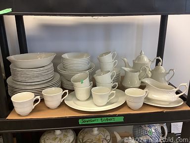 MaxSold Auction: This online auction includes furniture such as folding chairs, gaming chairs, kitchen cabinets and IKEA shelving units, baskets, NIB towel racks, costume jewelry, storage, toys, Lego, art supplies, children’s bicycles, ceramics, clothing, exercise equipment and much more!