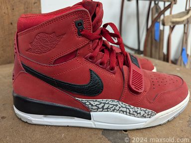 MaxSold Auction: This online auction features video games, small kitchen appliances, NIB heater, antique cedar chest, Jordan sneakers, underwater camera, hand tools, train set, air compressor, and much more!!!