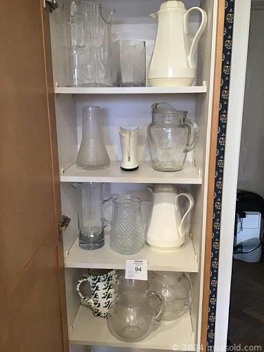 MaxSold Auction: This online auction features Home Décor, Disc Player And CD’s, collectibles, chairs, art, electronics, books, wall clock, lamps and much more!