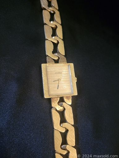 MaxSold Auction: This online auction includes 18k gold watches and jewelry, comic books, power tools, hardware, shelving units, small kitchen appliances, home decor, kitchenware, sports equipment, and more!