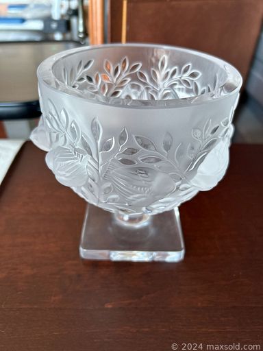 MaxSold Auction: This online auction features men’s clothing, garden art, soapstone carving, medical bed, area rug, curio cabinets, home health aid, art glass, tea cart, oil lamp, gold & costume jewelry, yarn, beauty appliances, copper art, Royal Doulton figurine, and more!