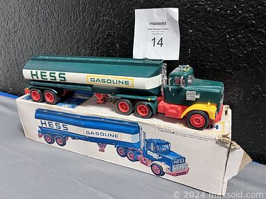 MaxSold Auction: This online auction features comics, vintage jewelry, porcelain serving bowl, golf clubs, chandelier, guitar Hess truck, trading cards,  faux flowers Hot Wheels lot, books,  Star Wars Book, finger rings, Disney VHS movies, bird cage, sports figurine, Beanie collectible, lamps, cameras toys, Royal Norfolk dish, kitchenware and much more!