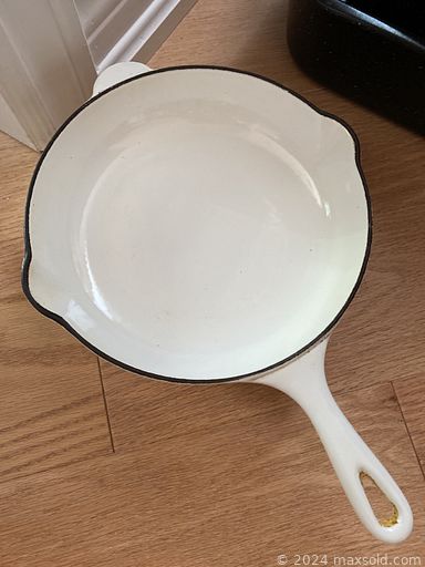 MaxSold Auction: This online auction features small kitchen appliances, Christmas plates, office supplies, toys, winter wear, geodes, craft books & supplies, digital keyboard, office supplies, plant pots, home electronics, studio pottery, desks, sewing machine, giraffe collectibles, garden supplies, hand tools, vinyl records and much more!