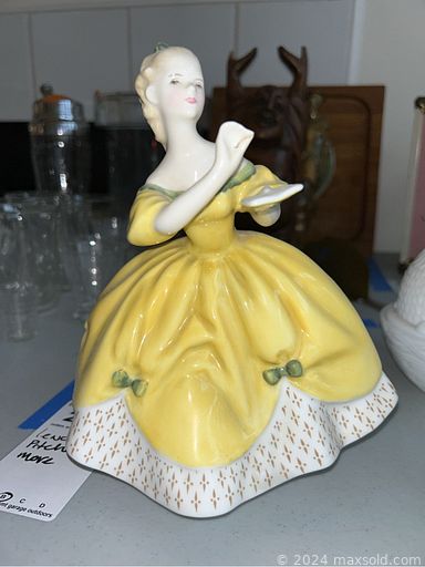 MaxSold Auction: This online auction features dining table & chairs, barware, Ginny dolls, collector plates, fitness gear, desks, golf ball collection, pool table & accessories, power & hand tools, and much more!!