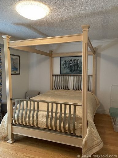 MaxSold Auction: This online auction features signed jerseys, Norval Morrisseau prints, electric fireplace, upright piano, Casio keyboard, water fountains, TV, canopy bed, bar fridges, wine fridges, art glass, stamps, Swarovski ornaments, area rugs, Drexel furniture, antique secretary, AJ Casson artwork, coins, patio furniture, depression glass, German pewter, teacup/saucer sets, Wade collectibles, and much, much, more!!!