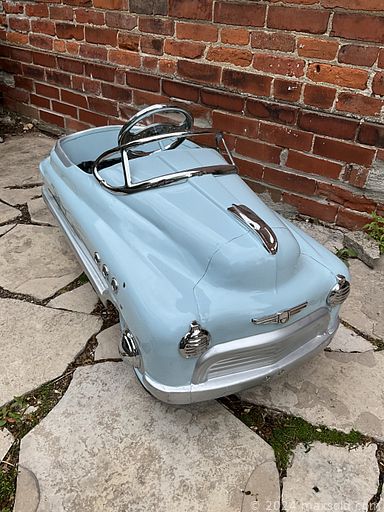 MaxSold Auction: This online auction includes furniture such as a hall table, entertainment console, cabinets, wood hutch, upholstered armchairs, sideboard, dressers and others, Aynsley, Royal Albert and other china, kitchenware, silverplate, wall art, electronics, mirrors, jewelry, accessories, rugs, triptych mirror, vintage bottles, DVDs, jewelry, vintage bongo drums, linens, Royal Doulton and other figurines, boudoir lamp, pedal car and many more!