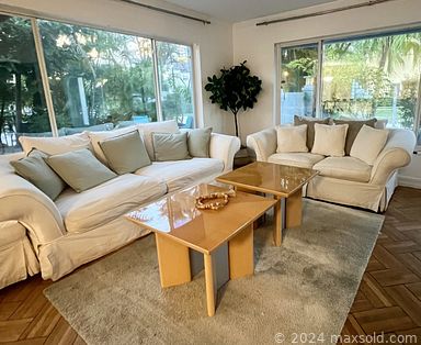 MaxSold Auction: This online auction includes furniture such as a dining room set, bar stools, sectional sofa, dresser, king-sized bed, desk, console table, patio furniture and others, outdoor decor, kitchenware, lamps, curtain, telephone and more!