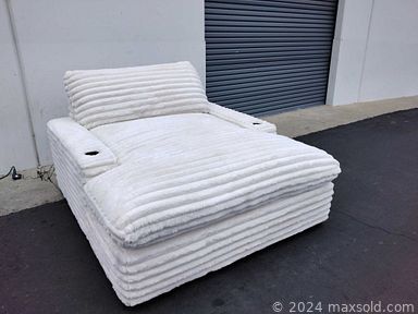 Auction 109057 (1 of 4)