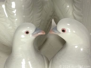 MaxSold Auction: This online auction includes furniture such as a Natuzzi power recliner, MCM chairs, four poster bed, antique secretary, Pottery Barn counter stools, Crate & Barrel daybed, desk and others, wall art, upright double bass, Byer’s Choice and other Christmas decor, pewter items, Waterford Lismore drinkware, power tools, yard tools such as a lawnmower, Ariens snowblower and more!