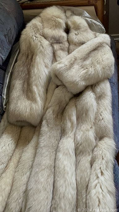 MaxSold Auction: This online auction features vintage kitchenwares, refrigerator, power & hand tools, electric scooters, camping gear, patio gazebo, glass bonsai trees, sewing machine, fitness gear, office desk, vintage dresser, outerwear, dog house and much more!