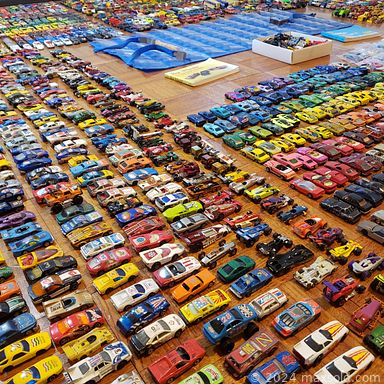 MaxSold Auction: This online auction features vintage Hot Wheels, Magic collectible cards, sports trading cards, Eastlake-style one arm chair set, DVDs, digital keyboard, antique cast iron toys, antique claw-foot tub, art glass, vintage toys, board games, puzzles, telescope, hot tub, and much more!!