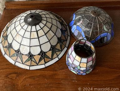 MaxSold Auction: This online auction includes vintage Fire King, Pyrex, Federal Glass, Fiestaware and other dishware, vintage Tupperware, Chalkware wall decor, vintage McCoy planter, Blue Mountain pottery, brownie camera, Goebel cat figurine, Blaupunkt stereo and other electronics, Royal Winton and other china, vintage tins, Spode thimbles, Bossons heads, stained glass lampshades, Pantry Parade tomato cookie jar, vases, crockery, beer steins, Delft and much more!