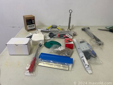 MaxSold Auction: This online auction features gift bags, perfume droppers, yarn, men’s & women’s clothing, new mittens, art glass, watches, sports trading cards, beauty appliance, game, silver & costume jewelry, loose gemstones, fitness gear, pet products, door hardware, office supplies, weighted vest, and much more!