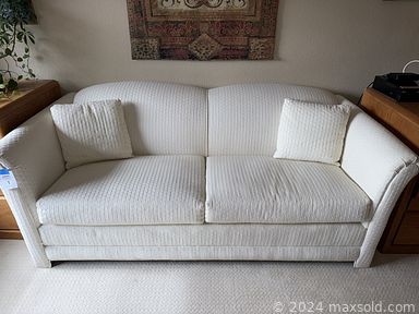 MaxSold Auction: This online auction features jewelry, vinyl records, Asian clothing, vintage dolls, Longaberger baskets, hope chest, sports collectibles, quilts, patio furniture, vacuums, and much more!!