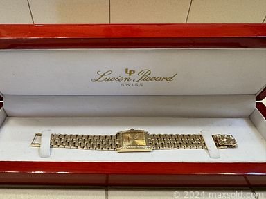 MaxSold Auction: This online auction features sterling silver jewelry, coins, vintage leather recliner, cowboy boots, art pottery, turquoise and silver jewelry, Native American art, standing mirror, vintage spotting scope, live plants, garden pots, art glass, patio furniture, men’s & women’s shoes & clothing, chippers, stoneware, small kitchen appliances, washer, dryer, watches, chainsaw, stained glass window, wind chimes, vintage books, TV, desktop computer & accessories, office supplies, 4 poster bed, power & hand tools, yard tools, vinyl records, dragonfly collection, and much, much, more!!!