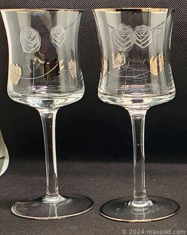 MaxSold Auction: This online auction features stemware, vinyl records, art glass, barware, teacup/saucer sets, vintage ashtrays, vintage evening bags, vintage porcelain dishes, depression glass, vintage Coca-Cola glasses, vintage floral bone china, vintage ties, new duvet sets and much more!
