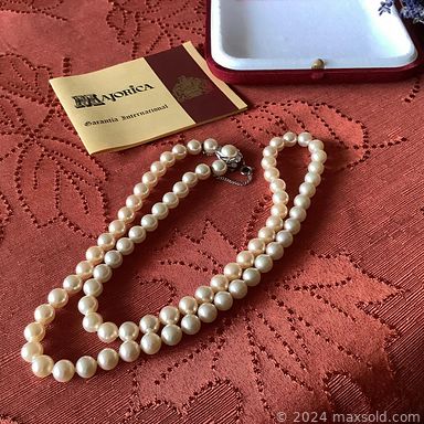 MaxSold Auction: This online auction features vintage books, antique pocket watch stand, milk glass, Indigenous artwork, gold jewellery, Bohemian vases, silver jewellery, art glass, Quebec Folk lamp, perfume bottle, Belleek pieces, Prattware jugs, antique Aladdin lamp, antique miniature lamps, Royal Doulton figurines, Japanese tea set, Jadeite, vintage Pyrex, S & P shakers, Roseville pottery, art pottery, vintage tins, and much, much, more!!!