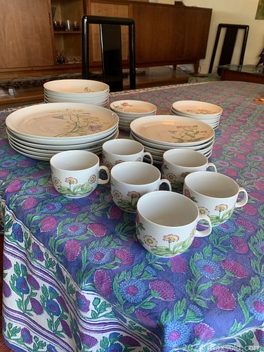 MaxSold Auction: This online auction features Swarovski figurines, display case, art pottery, wall tapestries, women’s clothing & shoes, desk, baskets, wine racks, hand tools, area rug, speakers, wood carvings, art pottery, faux flowers, throws, small kitchen appliances, and more!