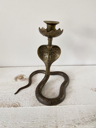 MaxSold Auction: This online auction includes vintage postcards, vintage medical ephemera, studio pottery, planters, vintage and antique home decor, glassware, brassware, costume jewelry, filing cabinets, uranium glassware, NWT glass ornaments, light fixtures, area rugs, and much, much more!