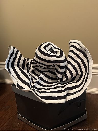 MaxSold Auction: This online auction features perfume bottles, jewelry, women’s shoes & clothing, Mary Frances purses,  gold jewelry, and much, much, more!!!