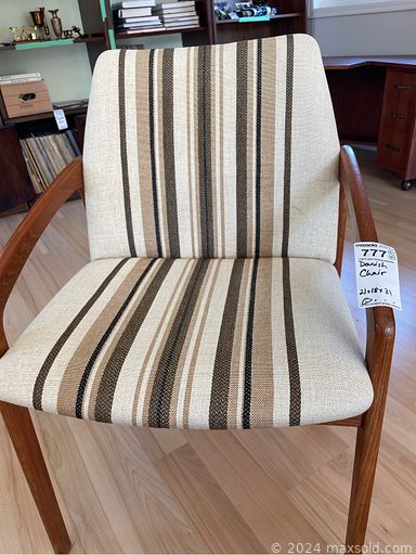 MaxSold Auction: This online auction features chair lift, bookshelves, vinyl records, wood carvings, desk & chair, games, art supplies, children’s books, sewing machine, men’s & women’s clothing, watches, art pottery, Blue Mountain Pottery, teacup/saucer sets, knitting machines, small kitchen appliances, bistro set, office supplies, bar fridge, camping gear, hand tools, garden supplies, exercise equipment, yard tools, garden supplies, uptight freezer, and much, much, more!!!