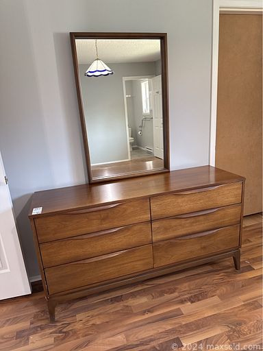 MaxSold Auction: This online auction features chair lift, bookshelves, vinyl records, wood carvings, desk & chair, games, art supplies, children’s books, sewing machine, men’s & women’s clothing, watches, art pottery, Blue Mountain Pottery, teacup/saucer sets, knitting machines, small kitchen appliances, bistro set, office supplies, bar fridge, camping gear, hand tools, garden supplies, exercise equipment, yard tools, garden supplies, uptight freezer, and much, much, more!!!