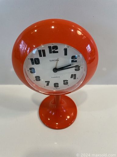 MaxSold Auction: This online auction features furniture such as tables and chairs, electronics such as floor lamps and vintage Marconi record player, home décor such as wall art, glass art, and ceramics, vintage signs such as Coca-Cola, and much more!