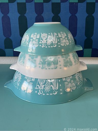 MaxSold Auction: This online auction features vintage Looney Tunes glasses, Soaky figure soap bottles, vintage dolls, vintage doll furniture, vintage tin toys, coins, cameras, vintage fishing gear, sports trading cards, Star Wars trading cards, MCM Pyrex, vinyl records, Dansk silverplate paperweights, and much, much, more!!