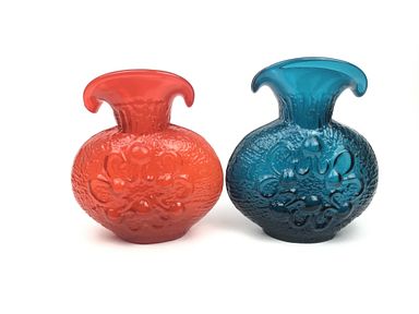 MaxSold Auction: This online auction features books, engravings, original etchings, print paintings, vases, glass bowls, glassware, Munsell color tree and much more!