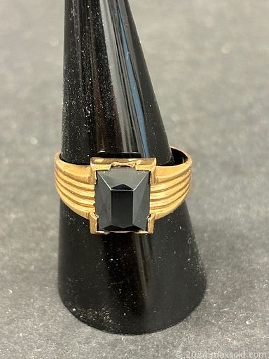 MaxSold Auction: This online auction features art pottery, cameras, vintage toys, S & P shakers, teacup/saucer sets, small kitchen appliances, beer mugs, power tools, milk glass, printer, Moorcroft vase, Cloisonne vase, Hummels, art glass, coins, gold jewelry, watches, bar fridge, area rug, and much, much, more!!!