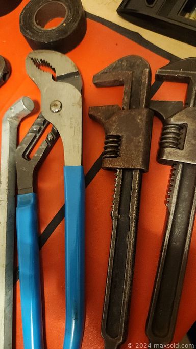 MaxSold Auction: This online auction features Heathkit signal generators, small kitchen appliances, power & hand tools, antique desk, office supplies, refrigerator, vintage magazines, TV, S & P shakers, printers, watches, desktop computers, NASA collectibles, men’s clothing, hardware, vintage radio, jewelry, and much, more!