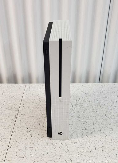 Auction 106159 (1 of 4)