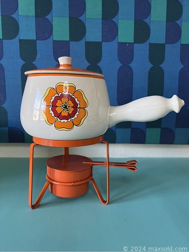 MaxSold Auction: This online auction features vintage Looney Tunes glasses, Soaky figure soap bottles, vintage dolls, vintage doll furniture, vintage tin toys, coins, cameras, vintage fishing gear, sports trading cards, Star Wars trading cards, MCM Pyrex, vinyl records, Dansk silverplate paperweights, and much, much, more!!