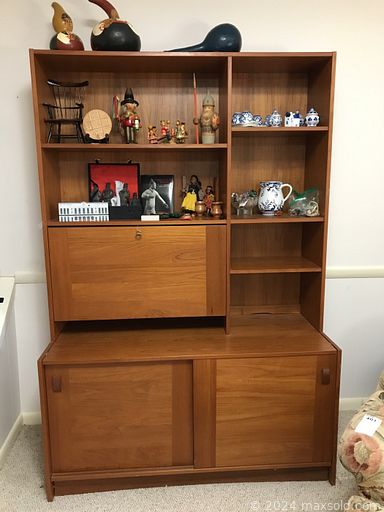 MaxSold Auction: This online auction features Limoges, Wedgwood, Longaberger, vinyl records, furniture such as bookcases, vintage secretary, MCM bar, armchairs, wooden desks, and antique ice box, books, lamps, glassware, Christmas decor, hand tools, Weber grill and much more!