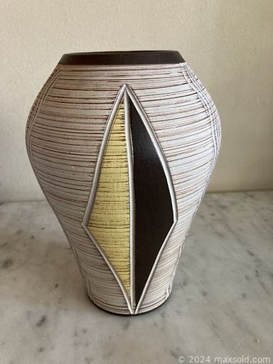 MaxSold Auction: This online auction features vintage 4-poster bed, vintage pottery, art glass, vintage glass decanters, teacup/saucer sets, cuckoo clock, vinyl records, guitar, insulators, vintage washboard and much more!