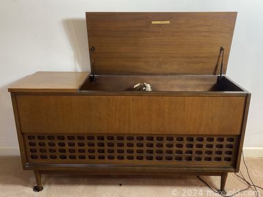 MaxSold Auction: This online auction features antique cabinets, vintage mirrors, cast iron bank, hurricane lamp, R. J. Robertson artwork, cedar chest, teacup/saucer sets, wooden carvings, art glass, soapstone sculptures, Hoselton sculptures, acoustic guitars, violin, safe, vintage sewing machines, vinyl records, watches, vintage Art Deco furniture, golf clubs, vintage trunks, power tools, and much, much, more!!!