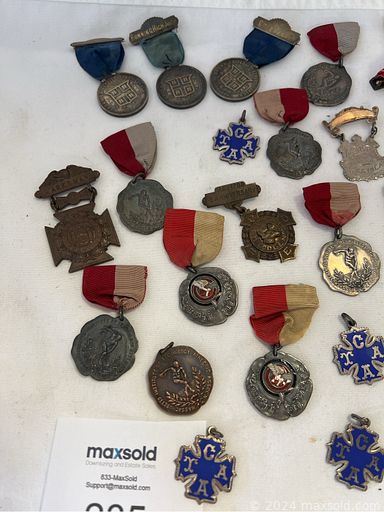 MaxSold Auction: This online auction features military, patches, pins, dog tags, ribbons, & metals, men’s & women’s military caps & hats, vintage lighters, epaulet set, vintage computer, beer taps, collector cards, ephemera, and much more!!