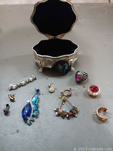 Auction 114593 (2 of 4)