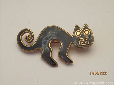 MaxSold Auction: This online auction features jewelry such as sterling silver earrings, sapphire pendant, tourmaline necklace, Murano glass, artisan brooches and much more!