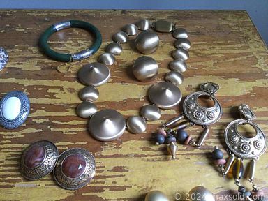 MaxSold Auction: This online auction features Art Glass, Jewelry, Art Pottery, Designer Women's Clothing, Cow Parade Collectibles, Jadeite, Women's Outerwear, Hospital Bed, Invacare Hoyer Lift, Roseville Urn, Serveware, Decanters, Small Kitchen Appliances, Lift Recliner and much more!