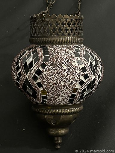 MaxSold Auction: This online auction includes US, Canada and other coins, bank notes, Chinese ginger jar, Moroccan lamp, figurines, wall art, seasonal decor, sports trading cards, games, diecast cars, race tracks, Fisher Price and other toys, Willow Tree figurines, vinyl records, tapes, steins and much more!