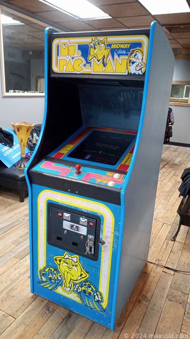 MaxSold Auction: This online auction includes furniture such as a dressing room chair, portable table, MCM side table, Barcelona chairs, vinyl couch, pink chairs and others, clothing, jewelry, accessories, vintage toys, Legos, lamps, air conditioners, infrared face scanner, Bender electric guitar, Pacman arcade game, trading cards and more!