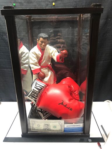 MaxSold Auction: This online auction features Ladies\' Gold Ring, Elvis Wall Picture Plaque, Cast Iron Farm Tractor, Vintage Wall Decor Brass, Star Trek The Next Gen, Vintage Santa Candy Dispenser, Boy Scouts Shirt With Patches Hat, Ceramic Figurines, Colourful Hand Painted Bowls, VLISLO African Print Fabric real wax, Royal Vale Teacups And Saucer, Ladies Wrist Watches and much more!