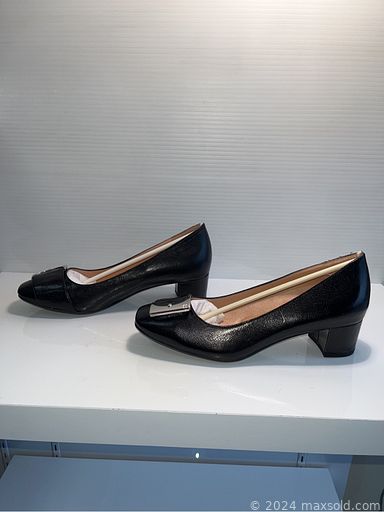 MaxSold Auction: This online auction features new ladies\' shoes such as Michael Kors, Naturalizer, Steve Madden, Clarks, Hush Puppies, Gabor, Asics, Hi-Tec, Ciabatta’s, and boot trees, and new men’s shoes such as Ecco, Clarks, Saucony, Birkenstock, and Kid’s shoes, Geox, Asics and much more!