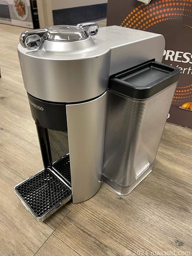 MaxSold Auction: This online auction includes new items such as electric bikes, small kitchen appliances, wireless speakers, solar lights, fashion jewelry, stemware, heated blankets, computer accessories, and much more!