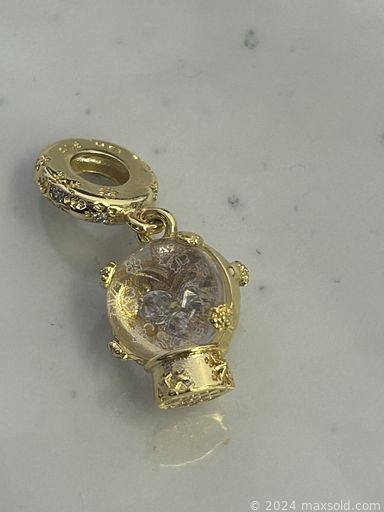 MaxSold Auction: This online auction features new Pandora charms, watches, calligraphy brushes, bankers boxes, men’s coveralls, new office supplies, new multi-functional pens, new reusable bags, Swarovski earrings, costume jewelry, new heated apparel, new pet products, collector plates, craft supplies, hand tools, and much, much, more!!!