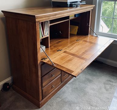 MaxSold Auction: This online auction features area rugs, antique butler’s table, counter stools, printer, sleeper sofa, desks, sleigh bed, garden cart, Doris McGillan doll, Quimper ceramics, ping pong table, TVs, garden tools, ladders, hand tools, Chico’s clothing, games, postcards, and much, much, more!!!